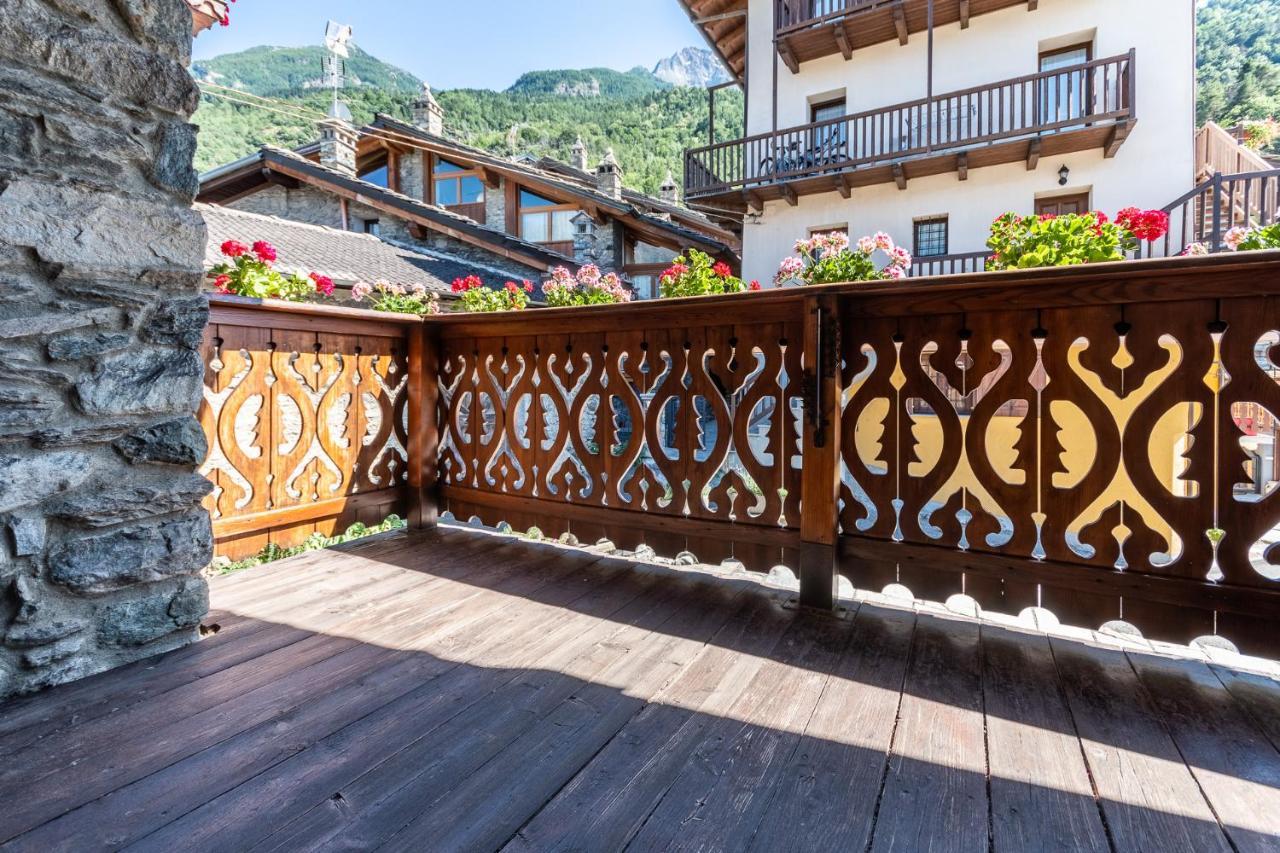 L'Atelier Du Temps - Woodstone Villa Aosta Kültér fotó